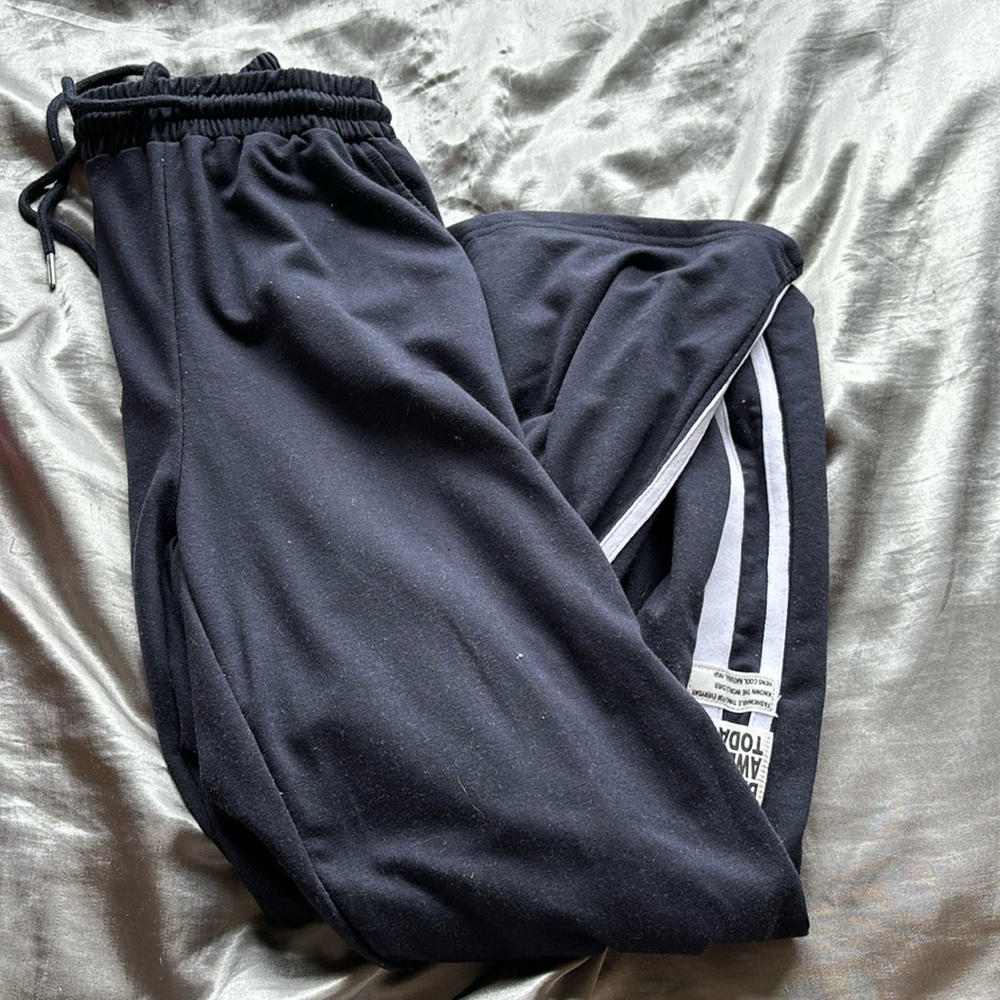 BE AWESOME XS Sweatpants